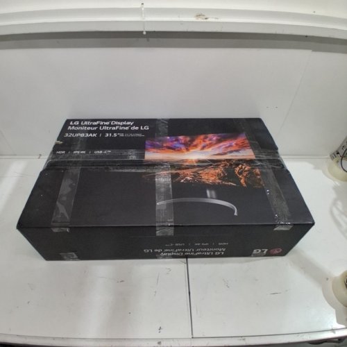 LG 31.5" UHD 4K MONITOR - 60HZ (MODEL: 32UP83AK-W) image 6