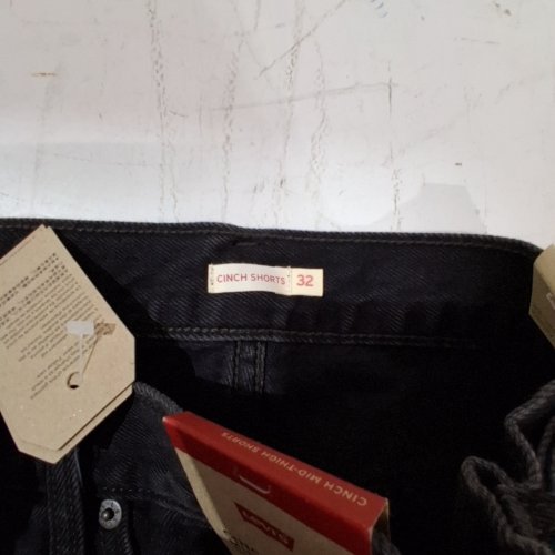 WOMEN'S LEVI'S CINCH MID-THIGH NON-STRETCH JEAN SHORTS - 32 - BLACK (STYLE: 033KI0020) image 2