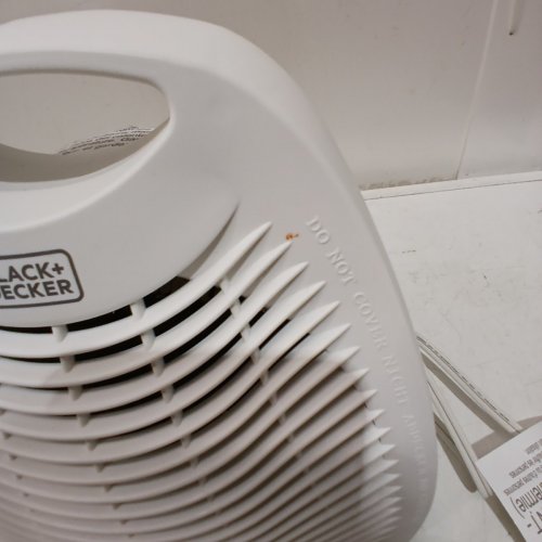 BLACK + DECKER COMPACT/PERSONAL BLACK CERAMIC DESKTOP HEATER WITH SAFETY PROTECTION - 1500W - WHITE (MODEL: BHD101W) image 4