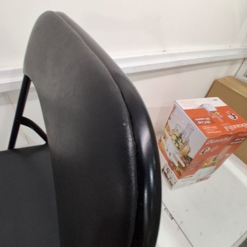 GSC VINYL FOLDING CHAIR - 17" X 17" X 31" - BLACK (MODEL: CHFC1936) image 4
