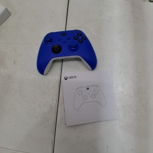 XBOX ONE CORE CONTROLLER - SHOCK BLUE image 6