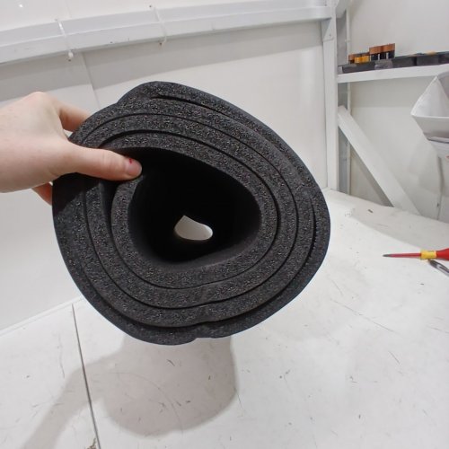 AMAZON BASICS YOGA/EXCERSISE MAT - 74'' X 24'' - BLACK image 3