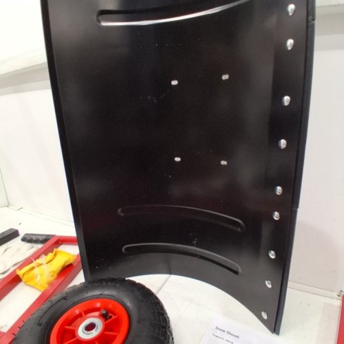 GARVEE SNOW SHOVEL WITH WHEELS - 29" - BLACK/RED (MODEL: PPG_33VRBZCN) image 5
