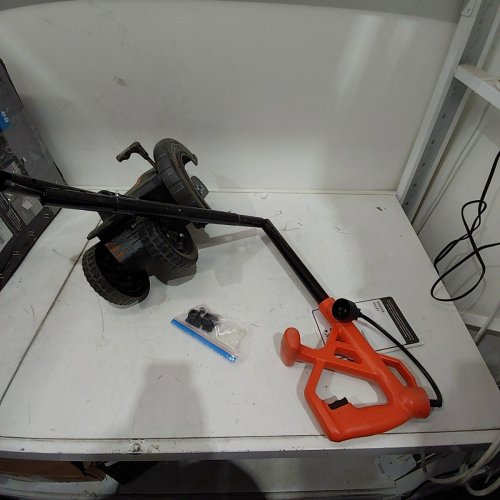 BLACK+DECKER EDGE HOG 2-1/4 HP CORDED ELECTRIC LANDSCAPE EDGER AND TRENCHER (LE750) image 3