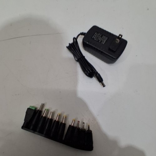 UNIVERSAL AC/DC ADAPTER WITH CONNECTOR TIPS - 100-240 V - BLACK image 2