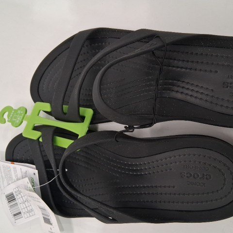 WOMENS CROCS GETAWAY STRAPPY SANDAL - SIZE 8 - BLACK (STYLE: 1075488) image 2