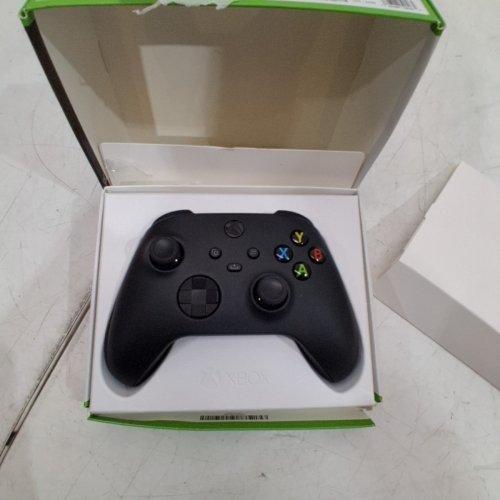 MICROSOFT XBOX WIRELESS CONTROLLER - BLACK (MODEL: 1914) image 4