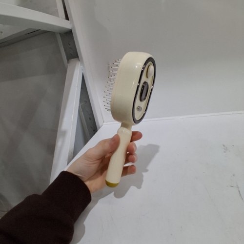 ELECTRIC SPRAY AIR CUSHION MASSAGE COMB FOR HAIR - IVORY image 3