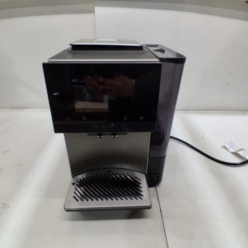 BOSCH VEROCAFE 800 SERIES AUTOMATIC ESPRESSO MACHINE WITH INTEGRATED MILK SYSTEM - BLACK/SILVER (MODEL: TQU60307) image 5
