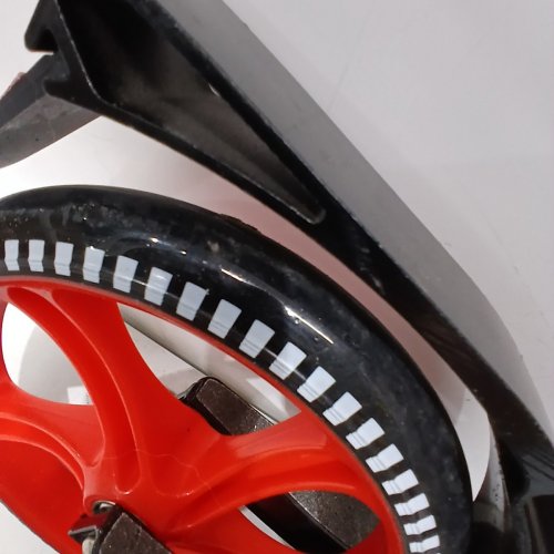 HURTLE RENEGADE ADJUSTABLESCOOTER WITH KICKSTAND, ADJUSTS FROM CHILD TO ADULT HEIGHT - BLACK (MODEL: HURTSBLK) image 3