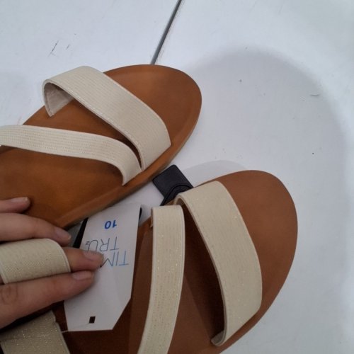 WOMEN'S TIME AND TRU ELASTIC SLIDE ON SANDALS - 10 - CREAM image 3