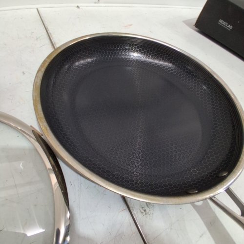 2PC HEXCLAD HYBRID NONSTICK FRYING PAN WITH GLASS LID - 12" - BLACK (MODEL: ‎HEX12PANLID) image 3