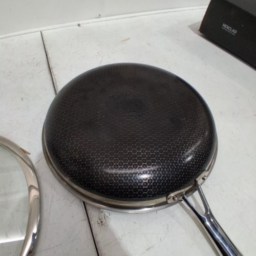 2PC HEXCLAD HYBRID NONSTICK FRYING PAN WITH GLASS LID - 12" - BLACK (MODEL: ‎HEX12PANLID) image 4
