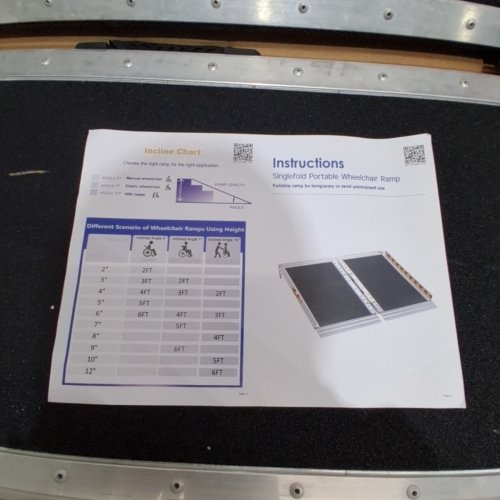 PORTABLE FOLDING NON-SLIP ALUMINUM WHEELCHAIR RAMP - 36" X 29" / 3FT / 800LBS - SILVER/BLACK image 3