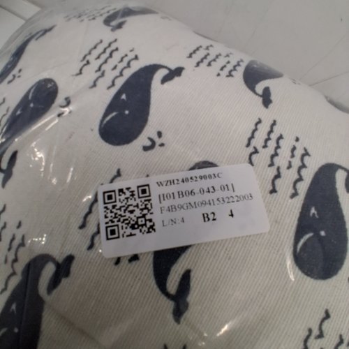 2PK PATTERNED CHAIR CUSHION WITH ZIPPER CONNECTOR - 16" X 32" - WHITE/BLUE WHALES image 2
