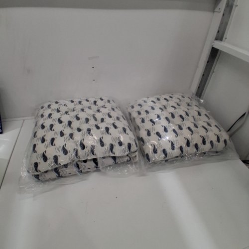 2PK PATTERNED CHAIR CUSHION WITH ZIPPER CONNECTOR - 16" X 32" - WHITE/BLUE WHALES image 3