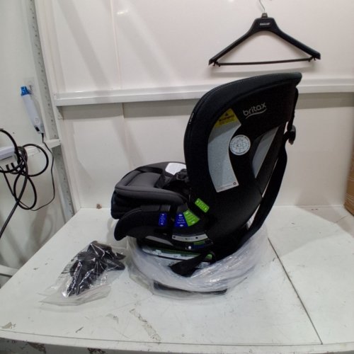 BRITAX POPLAR S CONVERTIBLE CAR SEAT WITH REBOUND BAR - GREY/BLACK image 9