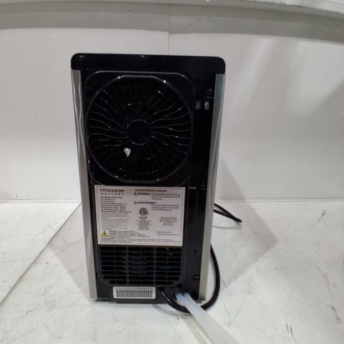 FRIGIDAIRE COUNTERTOP NUGGET ICE MAKER - 2.65L CAP - BLACK (MODEL: EFIC232-BLACK) image 7