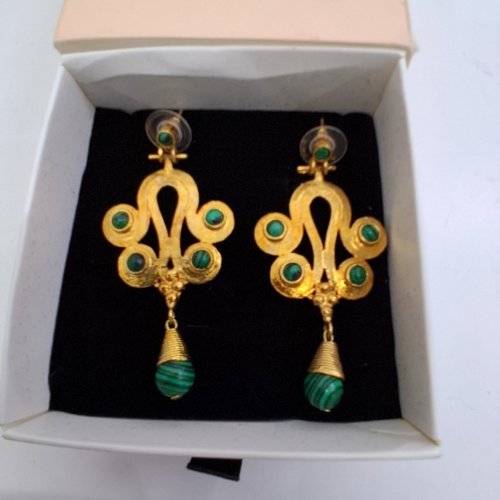 WOMENS AFRA UNIQUE JEWELLERY DROP EARRINGS - 2.5" LENGTH -GOLD-TONE AND GREEN image 3