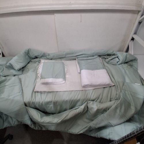 11PC MAINSTAYS BED IN A BAG SET - KING - GREEN/WHITE image 10