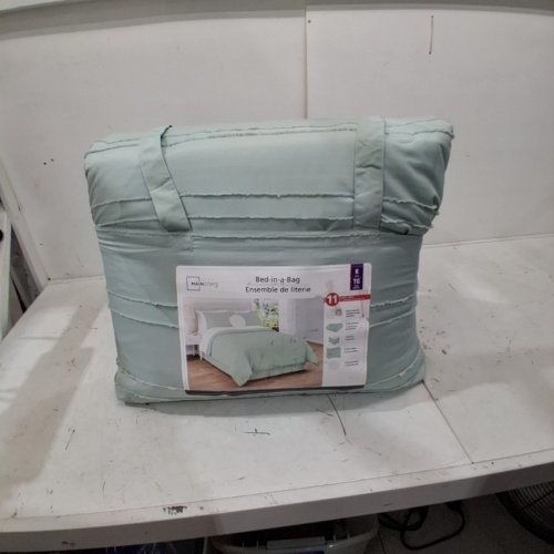 11PC MAINSTAYS BED IN A BAG SET - KING - GREEN/WHITE image 4