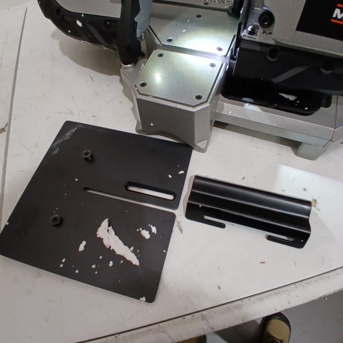 MAXXT BAND SAW WITH LIGHTWEIGHT ALUMINUM BASE WITH 10 AMP 5 INCH DEEP CUT BANDSAW - METAL - (MODEL: R2103) image 4
