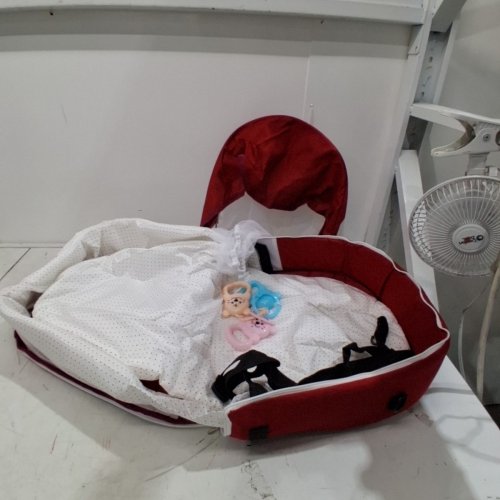 PORTABLE FOLDABLE TRAVEL BABY BASSINET - RED image 3