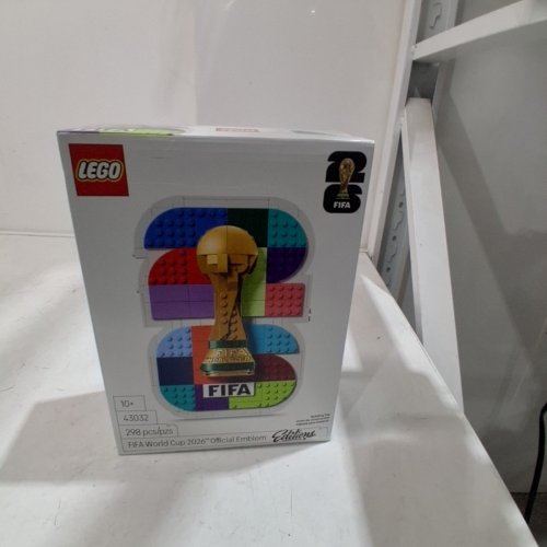 298PC LEGO FIFA WORLD CUP 2026 OFFICIAL EMBLEM BUILDING SET (MODEL: 43032) image 2