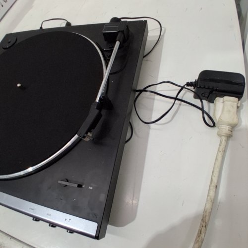 AUDIO-TECHNICA FULLY AUTOMATIC 2-SPEED BELT-DRIVE STEREO TURNTABLE - BLACK (MODEL: AT-LP60X) image 2
