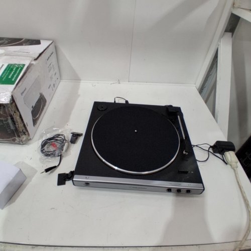 AUDIO-TECHNICA FULLY AUTOMATIC 2-SPEED BELT-DRIVE STEREO TURNTABLE - BLACK (MODEL: AT-LP60X) image 3