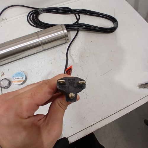 DEEP WELL SUBMERSIBLE PUMP WITH 33FT CORD EXTERNAL CONTROL BOX, STAINLESS STEEL WATER PUMP - 1.5 HP OUTPUT POWER, 110V, 37 GPM FLOW 276FT HEAD - STAINLESS STEEL(MODEL: ‎4SSM5/8-2) image 2