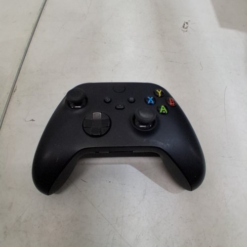 MICROSOFT XBOX ONE CORE WIRELESS CONTROLLER - CARBON BLACK (MODEL: 1537) image 3