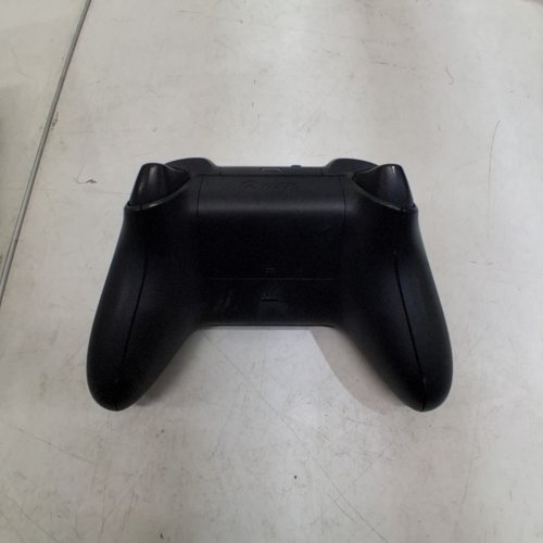 MICROSOFT XBOX ONE CORE WIRELESS CONTROLLER - CARBON BLACK (MODEL: 1537) image 4