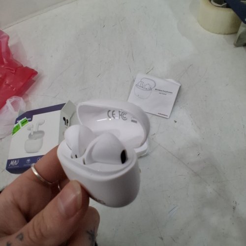 GRUNDIG BLUETOOTH WIRELESS EARBUDS WITH CHARGING CASE - WHITE image 4