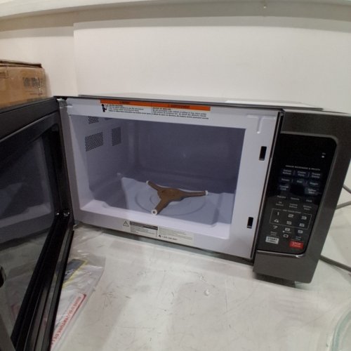 TOSHIBA COMPACT COUNTERTOP MICROWAVE OVEN - 1.2CU.FT - 1500W - STAINLESS STEEL (MODEL: ML-EM31P(SS)/CA) image 4