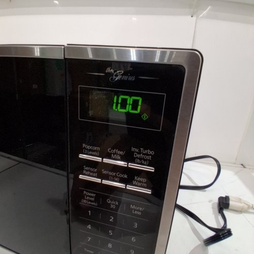 PANASONIC COUNTERTOP MICROWAVE WITH CYCLONIC WAVE INVERTER TECHNOLOGY - 1.6 CU. FT - SILVER/BLACK (MODEL: NN-ST775S) image 2
