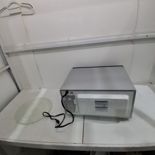 PANASONIC COUNTERTOP MICROWAVE WITH CYCLONIC WAVE INVERTER TECHNOLOGY - 1.6 CU. FT - SILVER/BLACK (MODEL: NN-ST775S) image 8