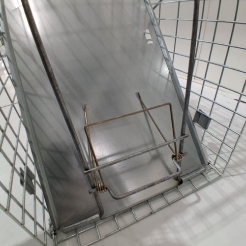 VEVOR HUMANE FOLDING ANIMAL TRAP - 31" X 10" X 12" - SILVER (MODEL: LB-28A) image 3