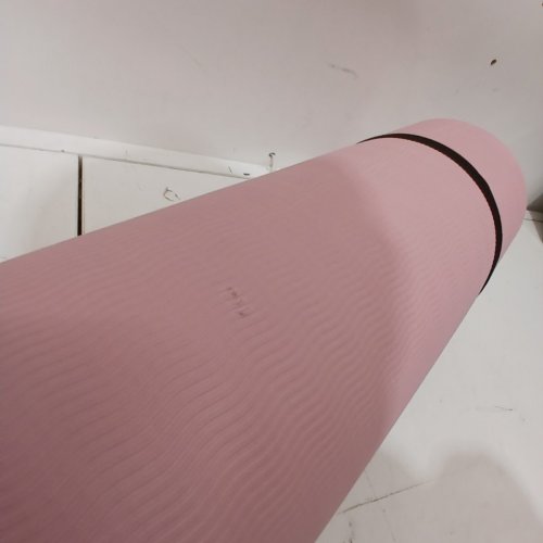 AMAZON BASICS YOGA/EXCERSISE MAT WITH CARRYING STRAP - 74'' X 24'' - ROSE (MODEL: GYCOYM-PK) image 3