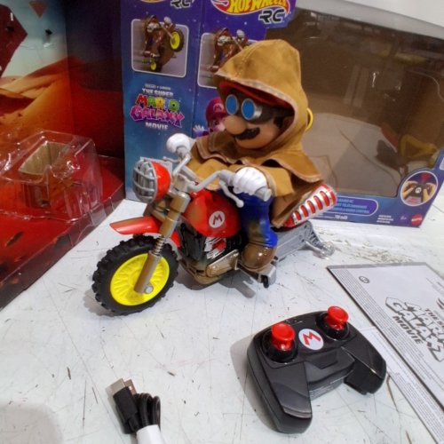 HOT WHEELS MARIO GALAXY DESERT PONCHO REMOTE CONTROL CAR - 6+ YRS - MULTICOLOUR (MODEL: 1851703) image 4