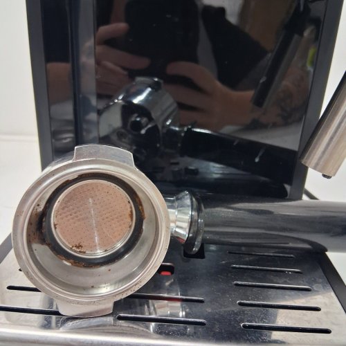 DELONGHI 15-BAR ADVANCED ESPRESSO MACHINE AND CAPUCCINO MAKER - BLACK/STAINLESS STEEL - (MODEL: ECP3220) image 5