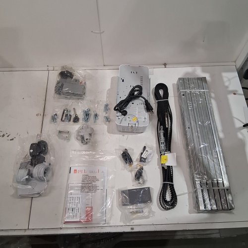 SKYLINK ATOMS CHAIN DRIVE AUTOMATIC GARAGE DOOR OPENER WITH BUILT IN LED LIGHTS REMOTE CONTROL AND KEYPAD - 3/4HP - WHITE (MODEL: ATR-1722CK) image 2