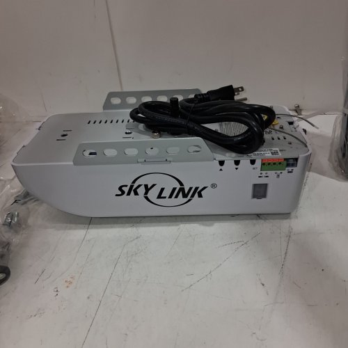 SKYLINK ATOMS CHAIN DRIVE AUTOMATIC GARAGE DOOR OPENER WITH BUILT IN LED LIGHTS REMOTE CONTROL AND KEYPAD - 3/4HP - WHITE (MODEL: ATR-1722CK) image 6