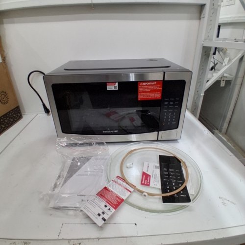 FRIGIDAIRE COMPACT COUNTERTOP MICROWAVE OVEN - 1.1 CU.FT. - BLACK/SILVER (MODEL: EMW1134) image 3