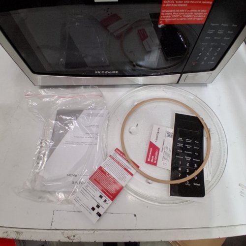 FRIGIDAIRE COMPACT COUNTERTOP MICROWAVE OVEN - 1.1 CU.FT. - BLACK/SILVER (MODEL: EMW1134) image 4
