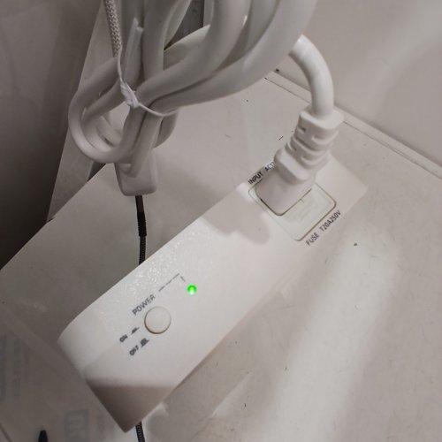 UMI POWER STEP UP TRANSFORMER CONVERTER -120V TO 220V -300W - WHITE (MODEL: LX-300C) image 3
