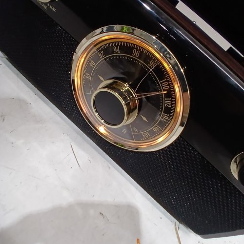 VICTROLA BLUETOOTH MUSIC CENTER - 120 V 60HZ 40W - BROWN / BLACK (MODEL: VTA-240B) image 2