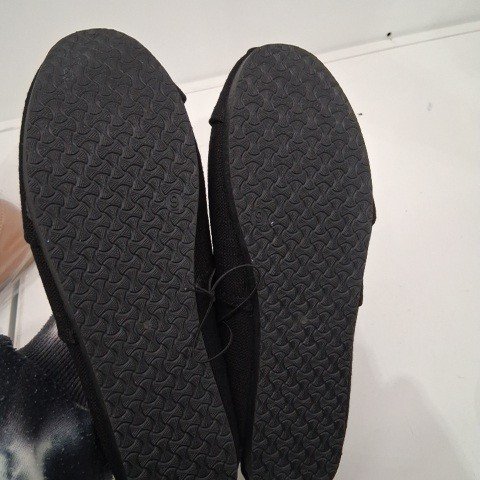 WOMEN'S TIME AND TRU SLIP-ON FLATS - SIZE 9 - BLACK image 3