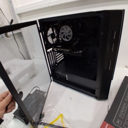 STGAUBRON GAMING DESKTOP PC WITH RGB KEYBOARD, MOUSE & MOUSEPAD - ‎AMD RADEON RX 560 - BLACK (MODEL: SKPS 500) image 3