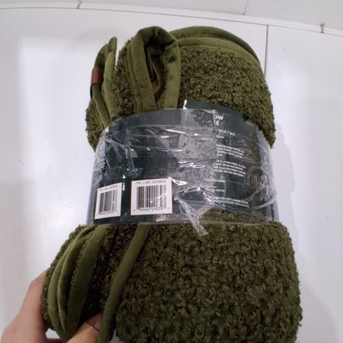 ROOTS HOME SHERPA THROW BLANKET - 50" X 70" - GREEN/WHITE (ITEM: 2620482) image 5